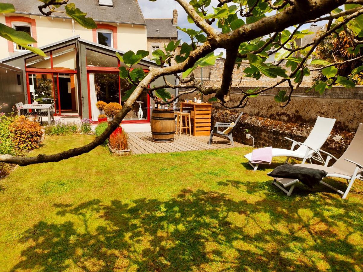 Aux Trois Palmiers Bed & Breakfast Сен-Брук Екстериор снимка