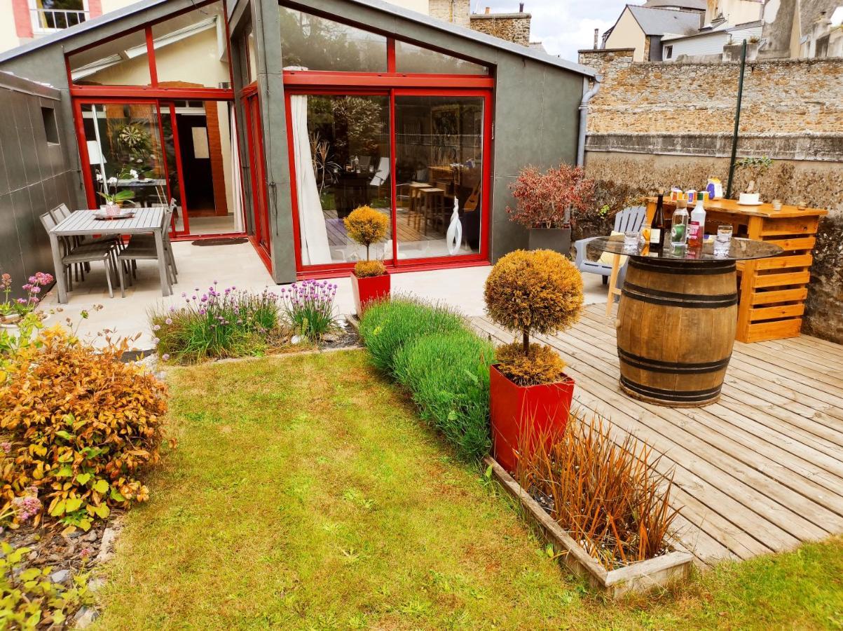 Aux Trois Palmiers Bed & Breakfast Сен-Брук Екстериор снимка